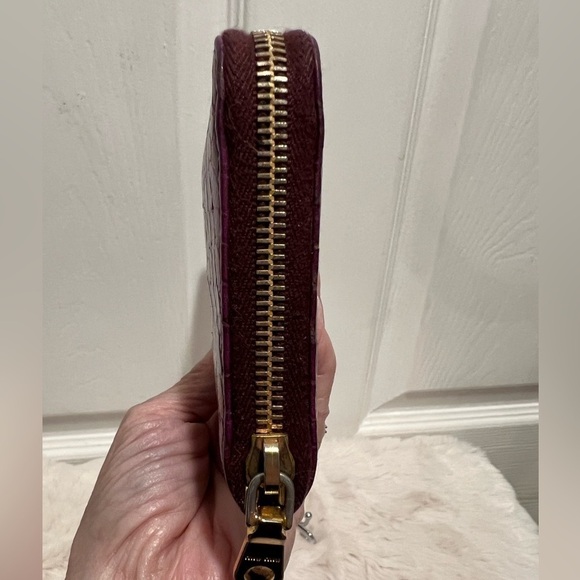 MIU MIU CROCK EMBOSSED PURPLE LEATHER WALLET - Picture 3 of 14